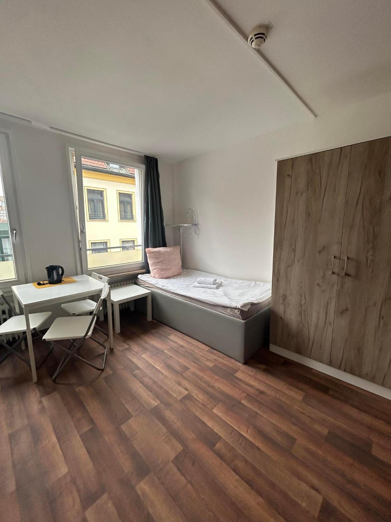 Budget Station Aparthostel Apartment *
