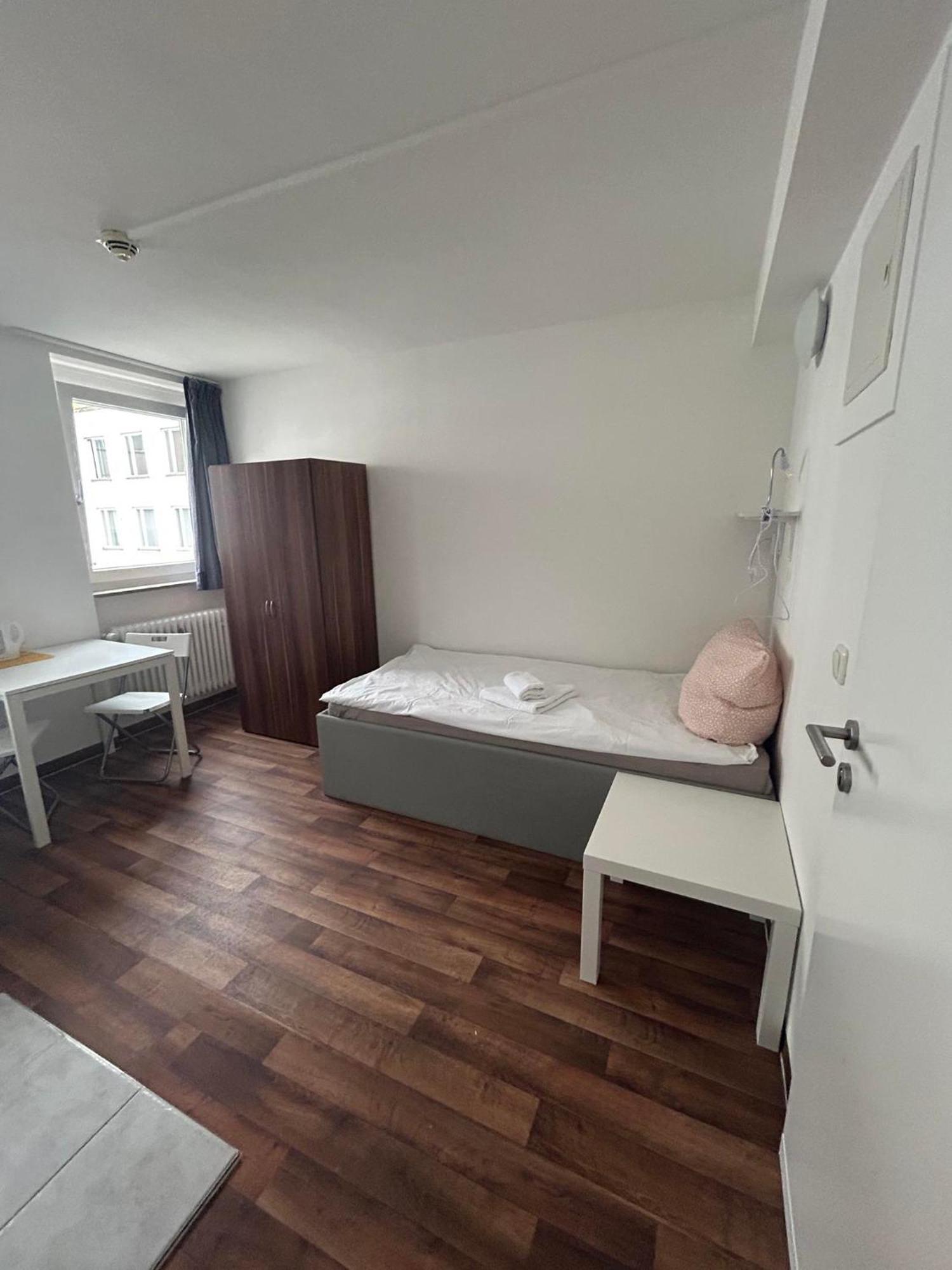 Budget Station Aparthostel * Munich